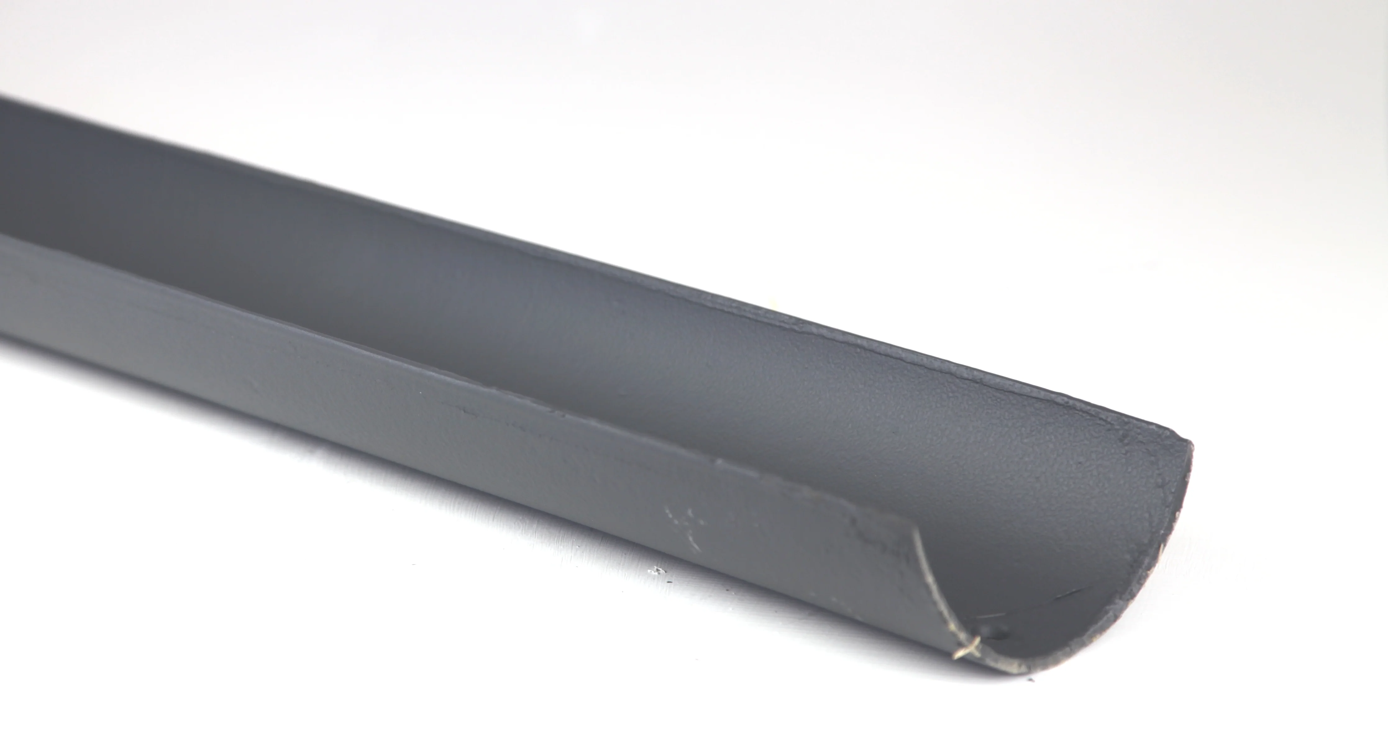 Hargreaves Plain Half Round Cast Iron Gutter 1829mm - Image 2