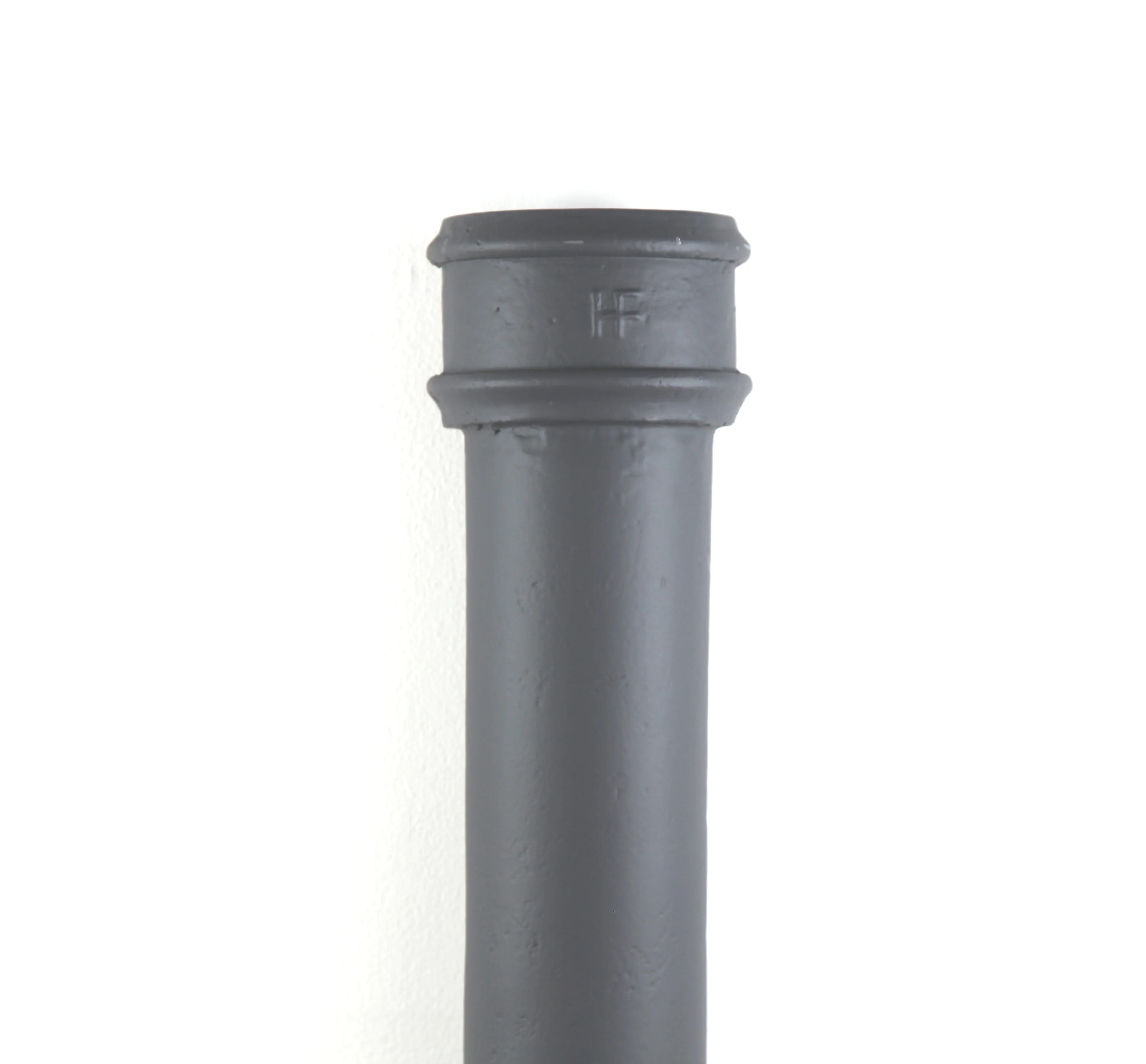 Hargreaves Cast Iron Plain Round Downpipe 1829mm - Image 3