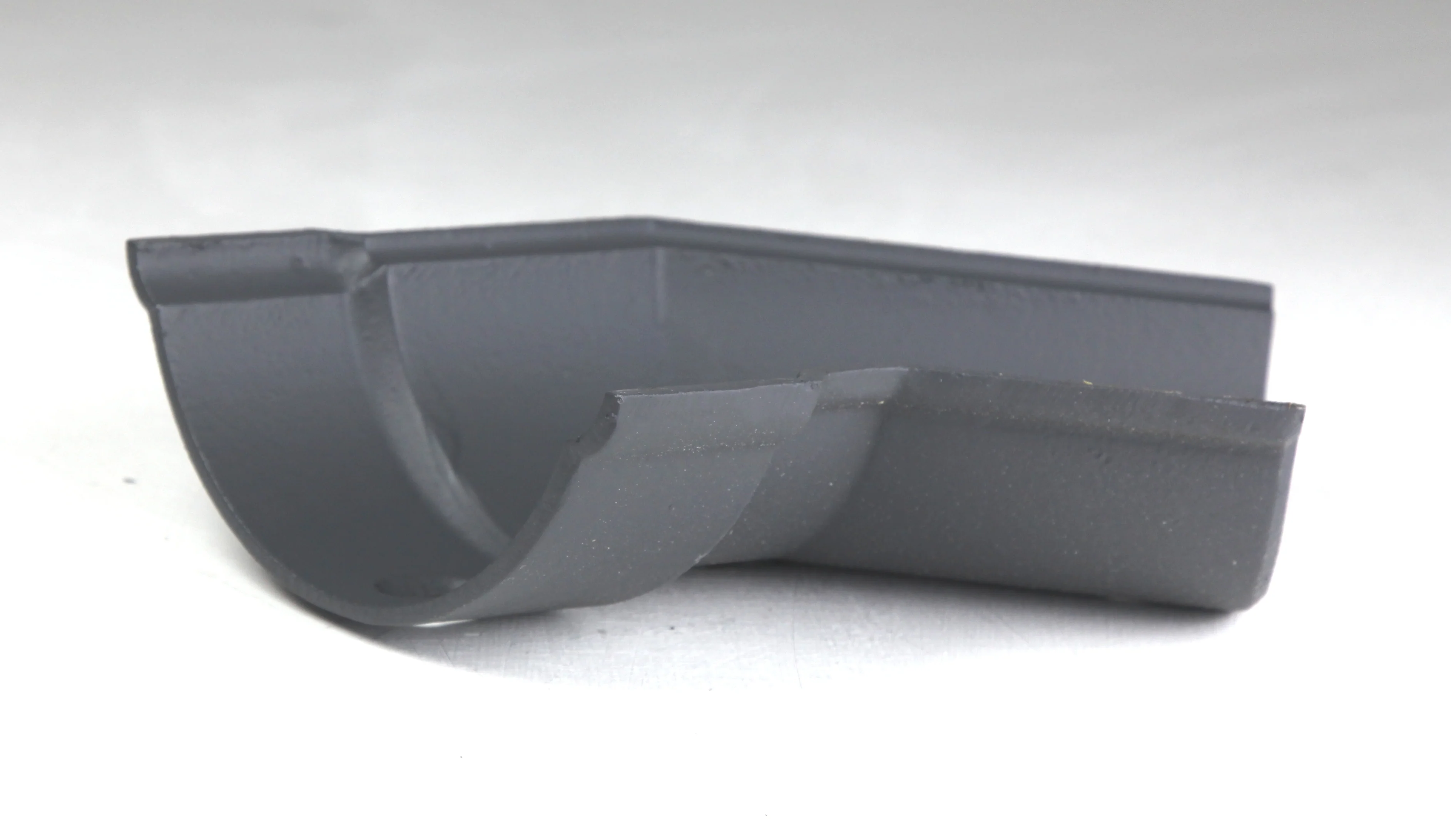 Hargreaves Half Round Beaded Cast Iron Guttering Bend - Right Hand - Image 4