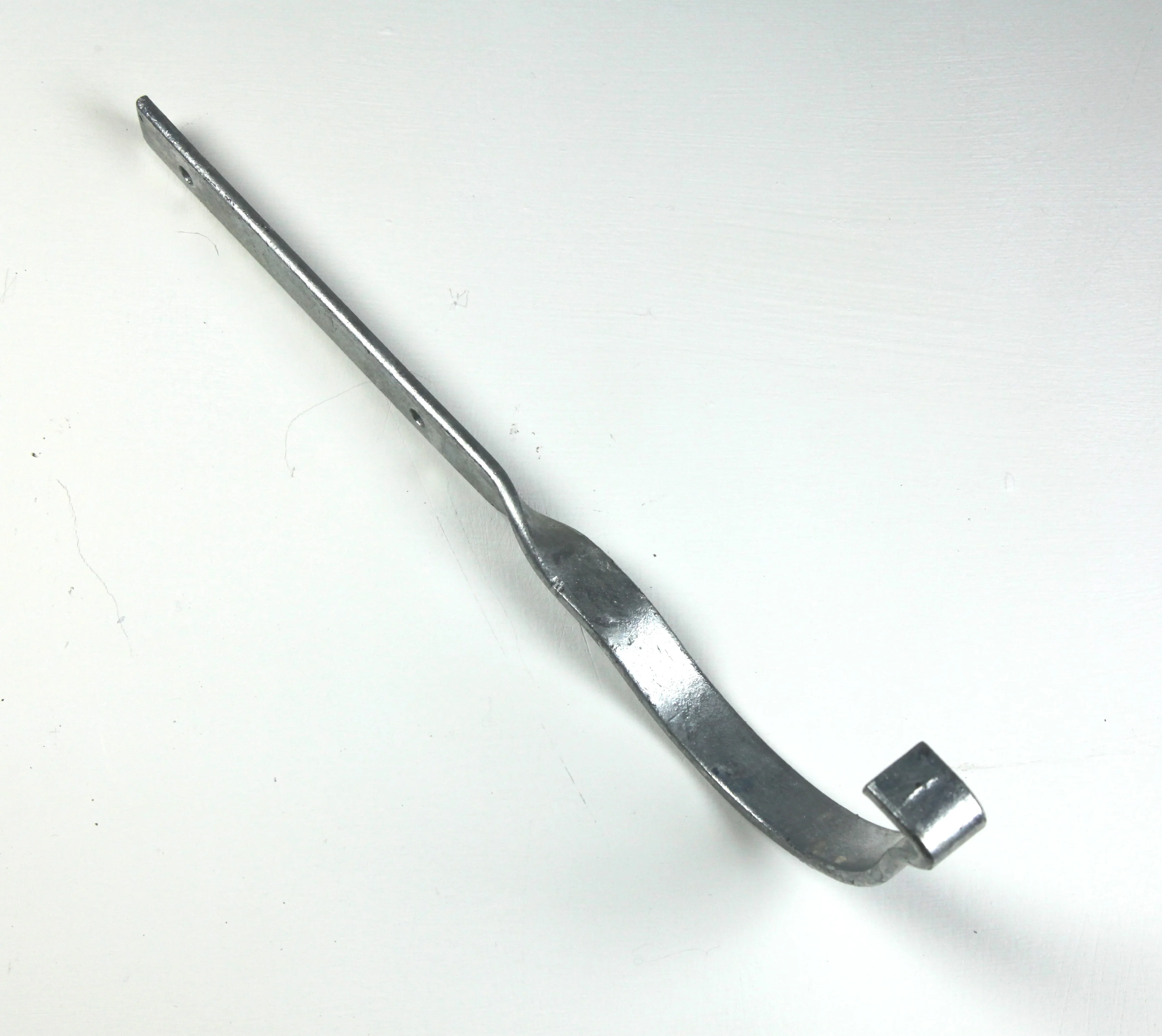 Hargreaves Half Round Beaded Rafter Bracket - Image 3
