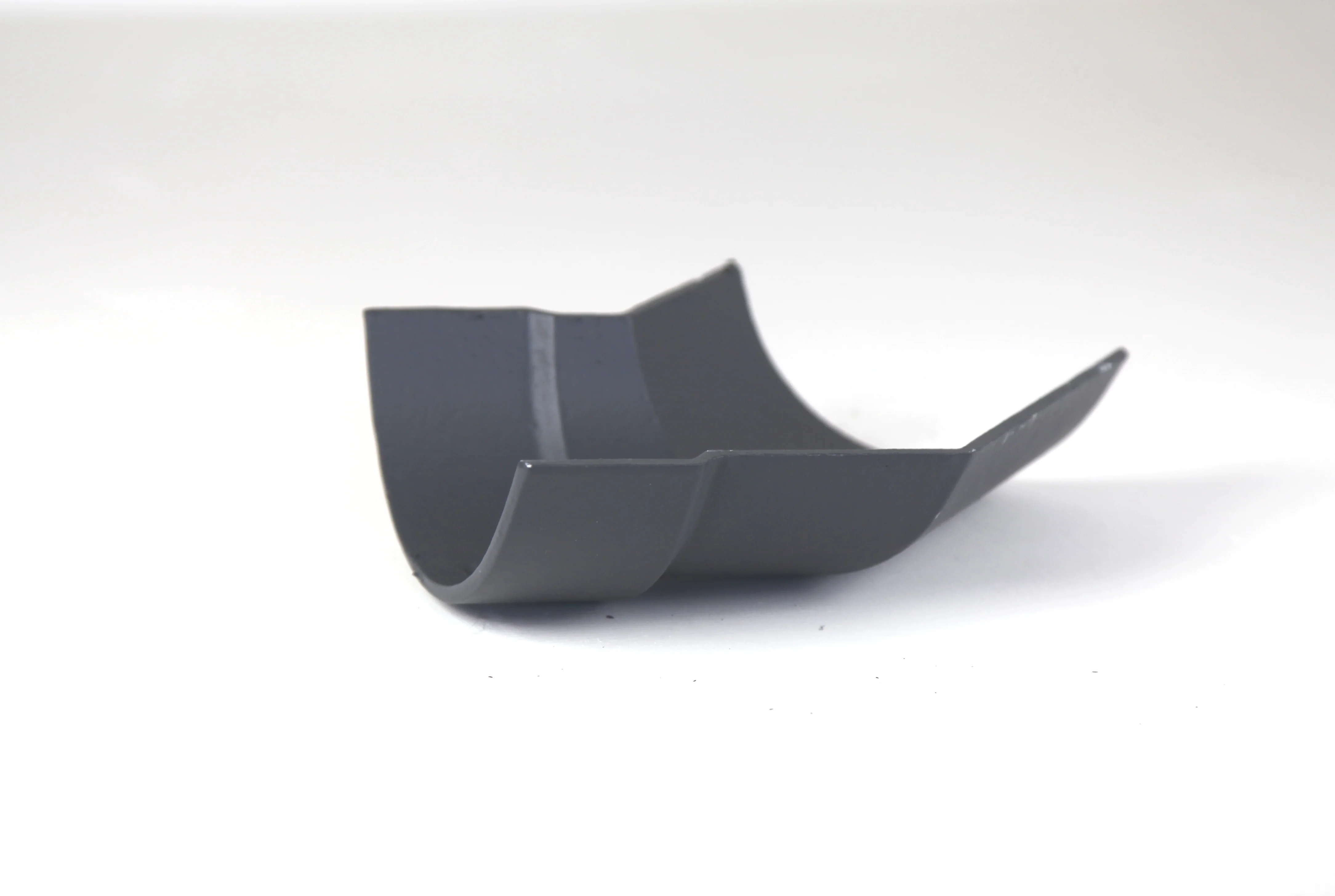 Hargreaves Plain Half Round Cast Iron Guttering Bend - Left Hand - Image 3