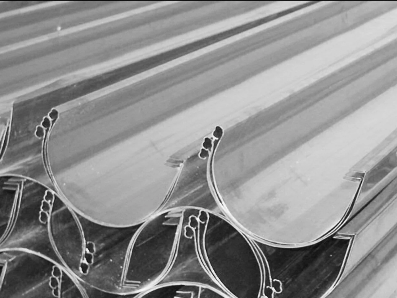 Zinc Half Round Gutter 2400mm - Image 2